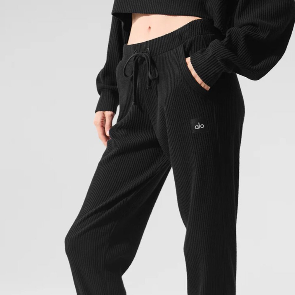 Alo Yoga Muse Sweatpant – Black – Large